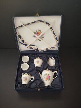 NIB Adeline Collection 10 Piece Porcelain Mini Tea Set White & Blue w/ Flowers